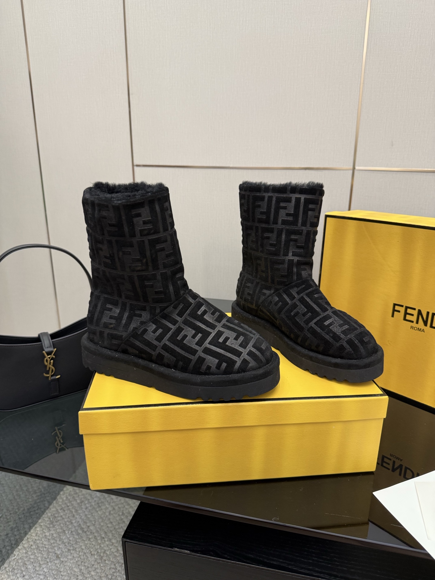 20251022/Fendi_251022-4